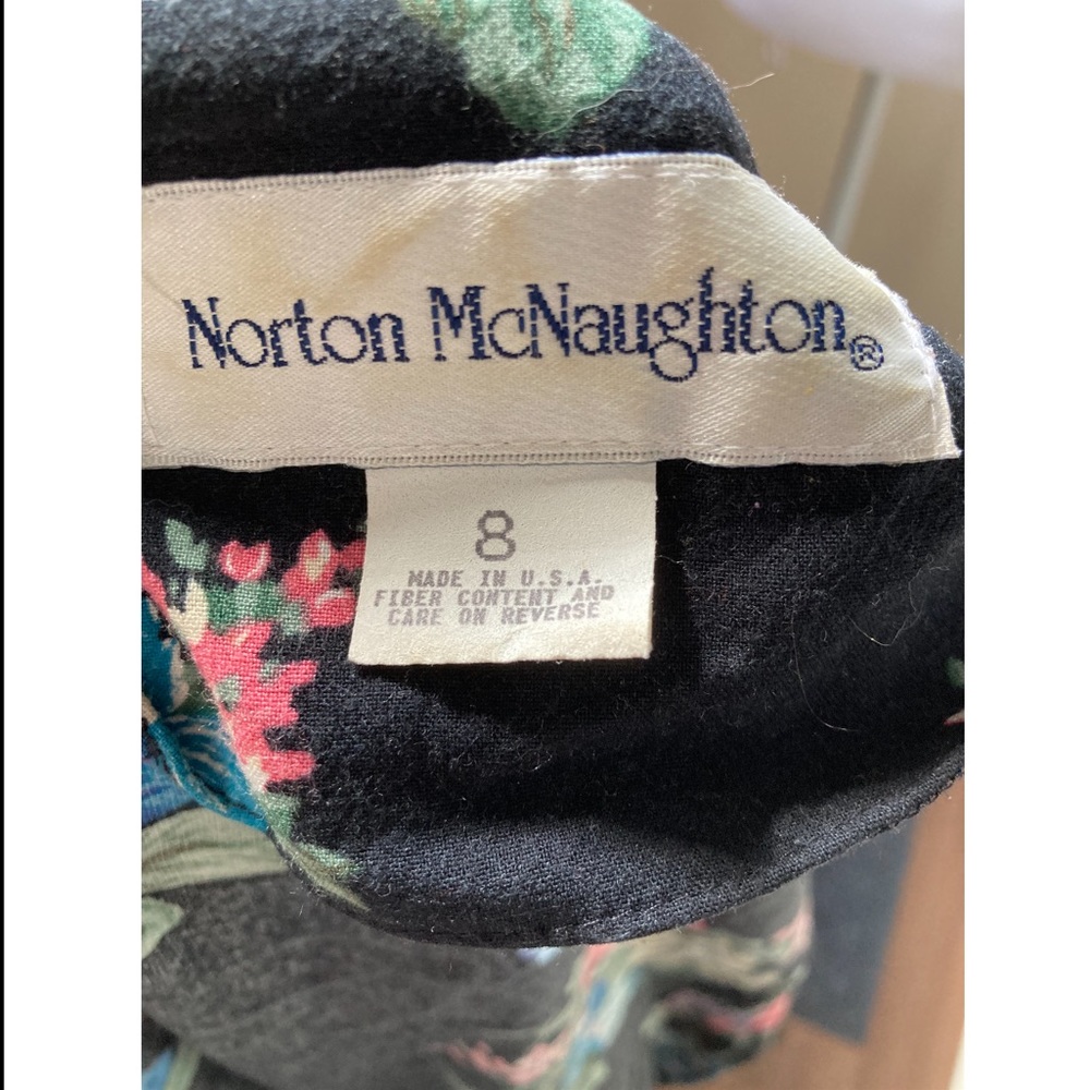 Vintage Norton McNaughton Black Floral Button Front Blouse | Size 8 - Picture 4 of 4